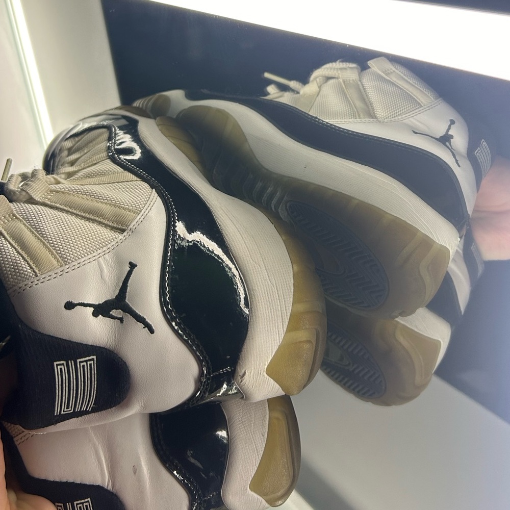 Air Jordan 11 Concord Size 8.5